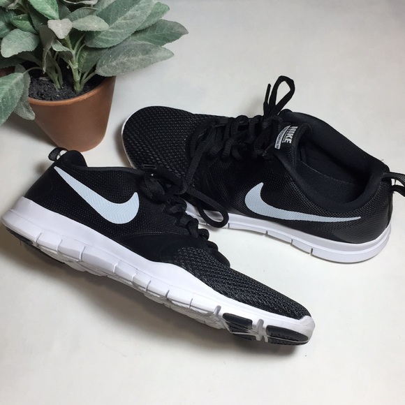 nike flex essential women's training shoes